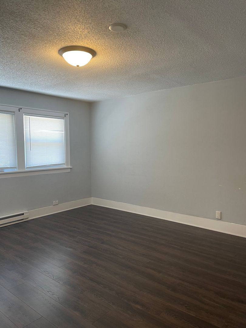Apartment for rent at 1427 31st St, Des Moines, IA 50311