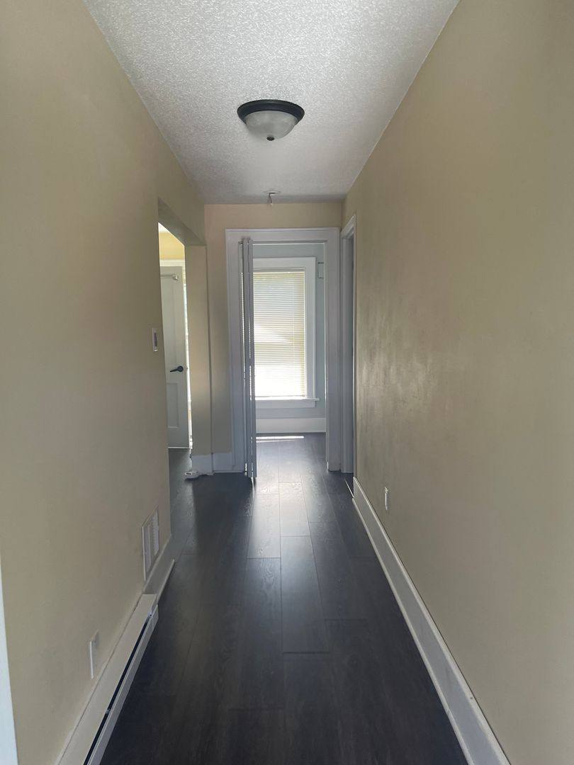 Apartment for rent at 1427 31st St, Des Moines, IA 50311