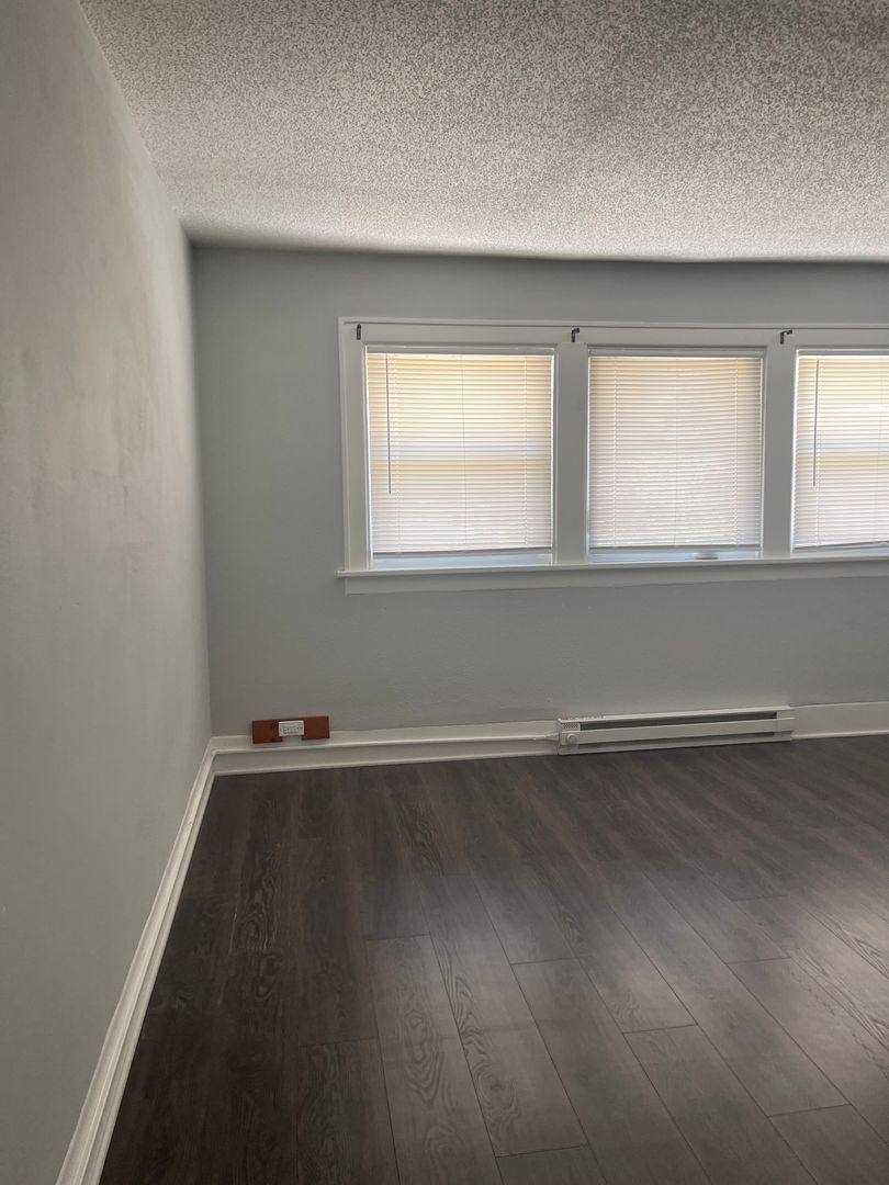 Apartment for rent at 1427 31st St, Des Moines, IA 50311