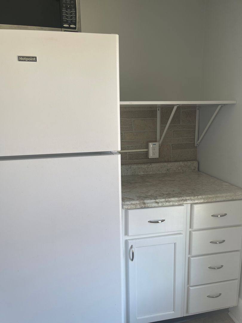 Apartment for rent at 1427 31st St, Des Moines, IA 50311