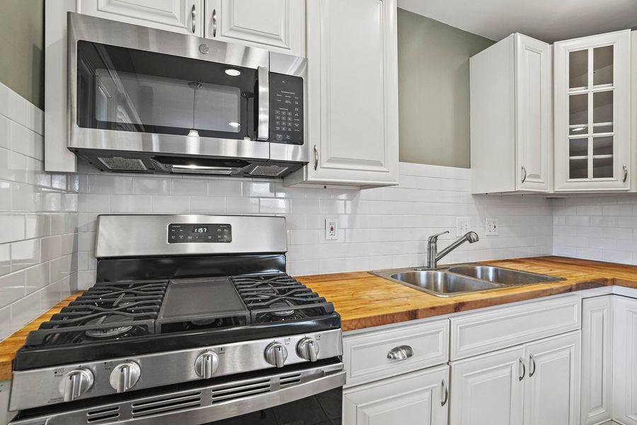 House for rent at 813 Hilltop Terrace SE, Washington, DC 20019
