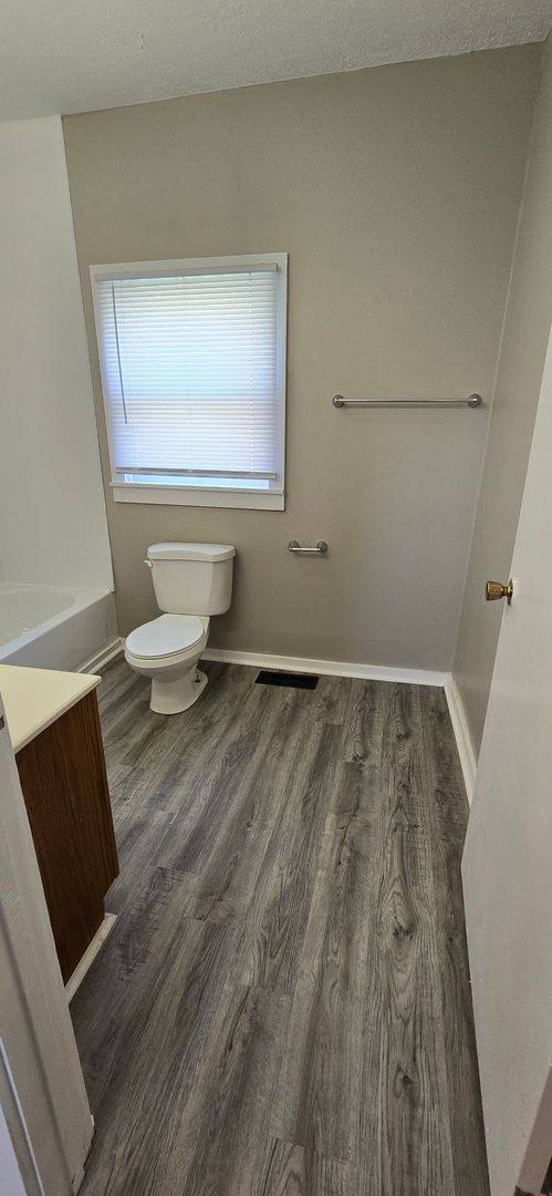 Apartment for rent at 110 E Jackson St, Alexandria, IN 46001