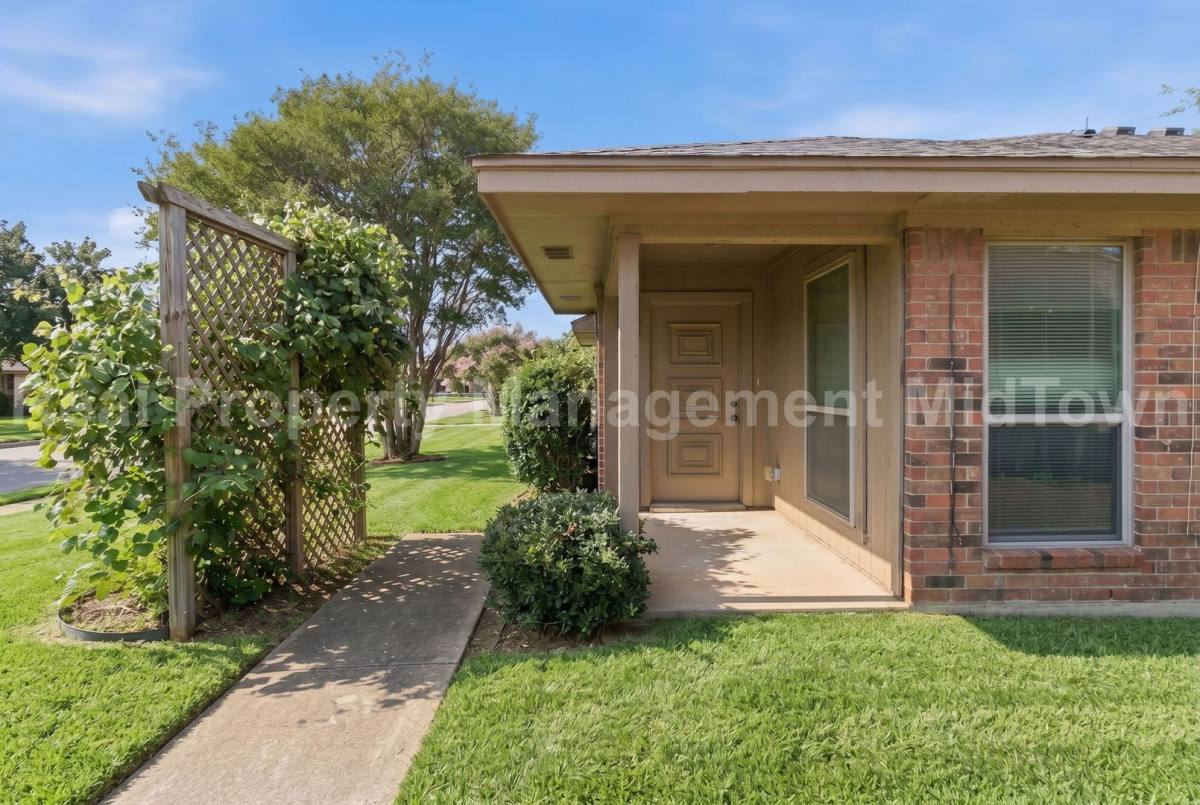 House for rent at 2307 Monte Carlo Dr, Arlington, TX 76015