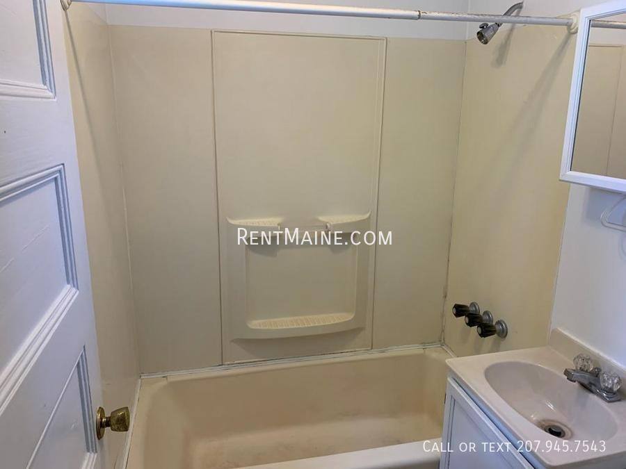 Apartment for rent at 99-101 Center St #2, Bangor, ME 04401