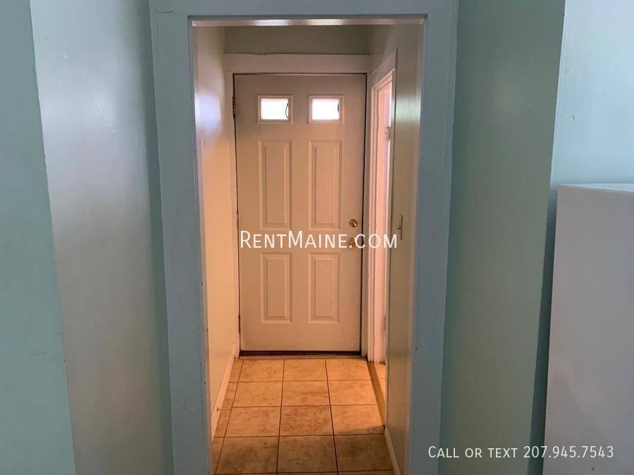 Apartment for rent at 99-101 Center St #2, Bangor, ME 04401