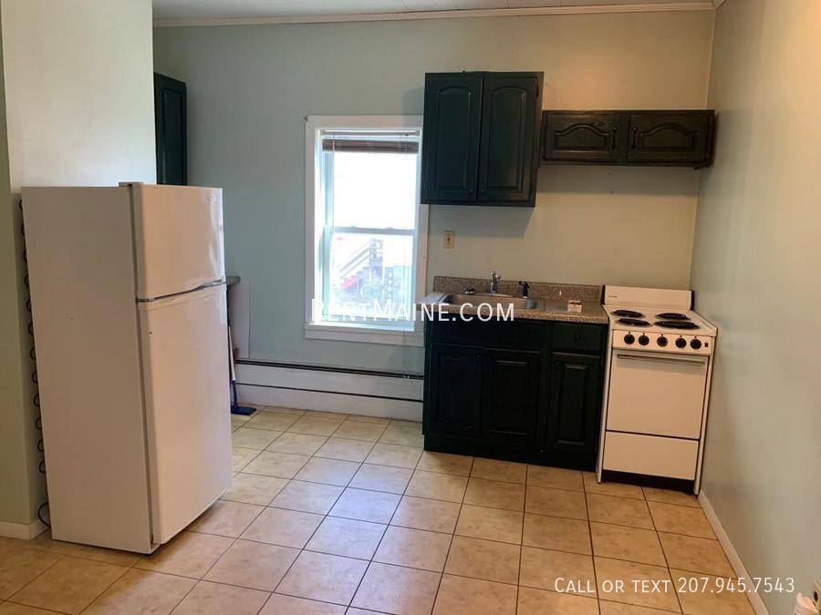 Apartment for rent at 99-101 Center St #2, Bangor, ME 04401