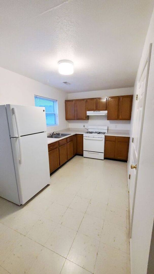 Apartment for rent at 2205 Country View Dr, Charleston, IL 61920