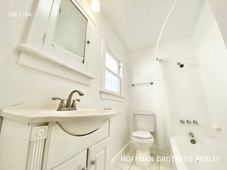 Apartment for rent at 5418 Fountain Ave #1 4, Los Angeles, CA 90029