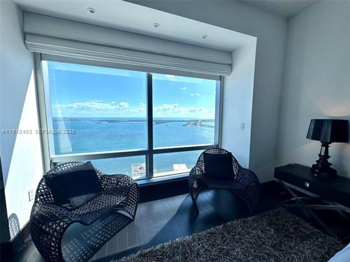 Apartment for rent at 1425 Brickell Ave, Miami, FL 33131