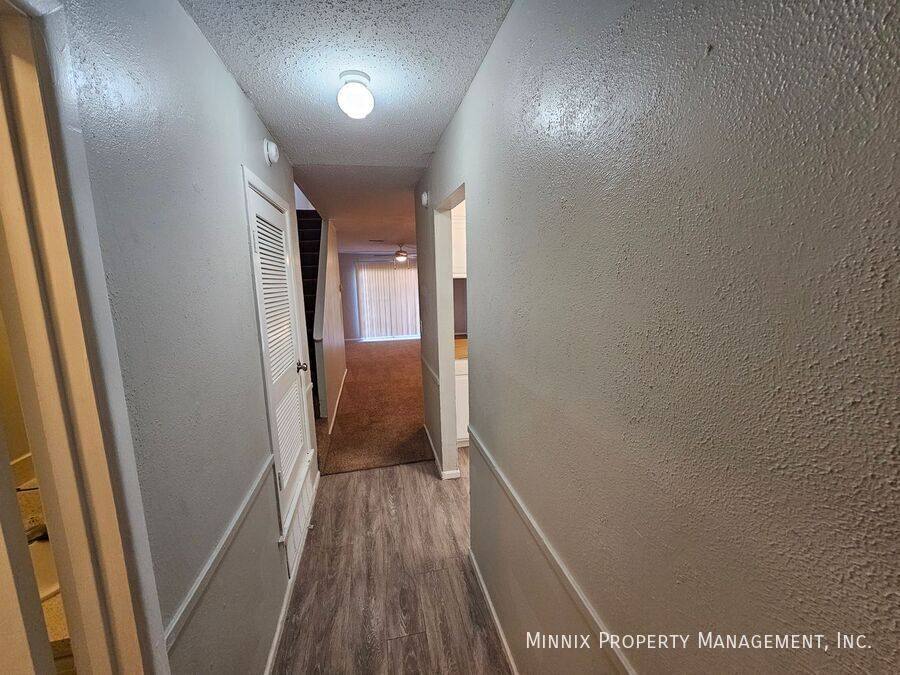 Townhouse for rent at 1704 Yonkers #B, Plainview, TX 79072