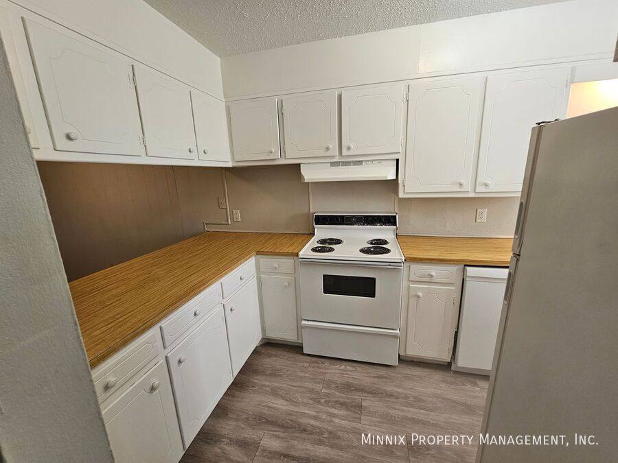 Townhouse for rent at 1704 Yonkers #B, Plainview, TX 79072