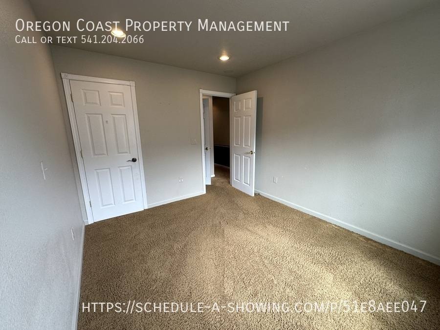 Apartment for rent at 425 NW Siletz Ave, Depoe Bay, OR 97341