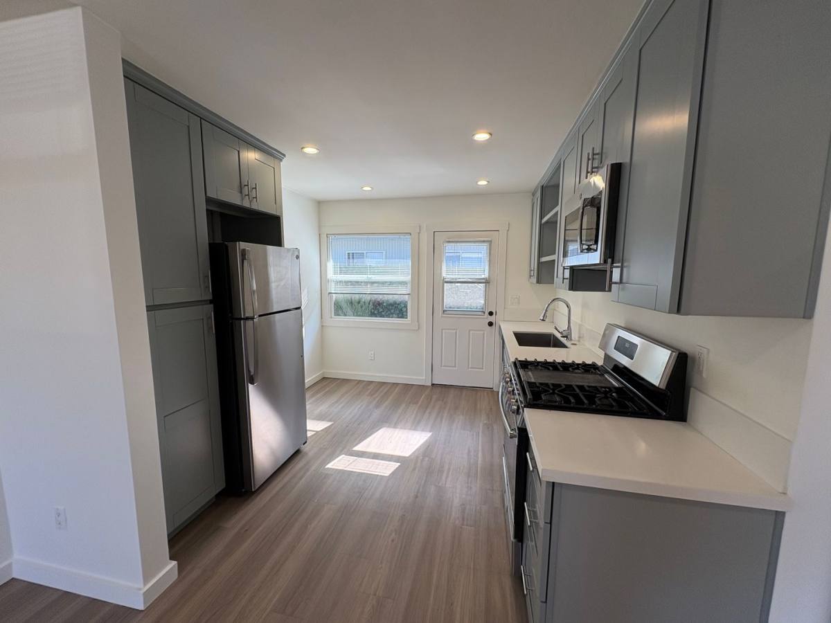 Apartment for rent at 2101-2107 Reed Ave, San Diego, CA 92109