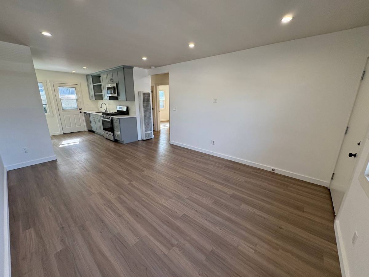 Apartment for rent at 2101-2107 Reed Ave, San Diego, CA 92109