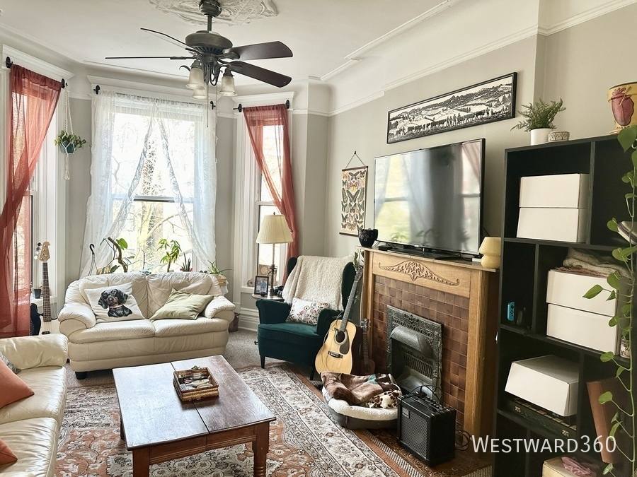 Apartment for rent at 3506 N Reta Ave #2, Chicago, IL 60657