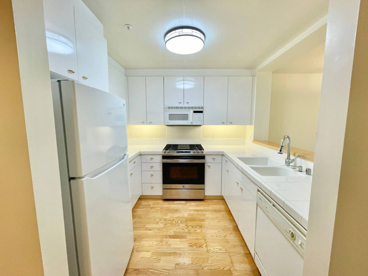 Apartment for rent at 650 Chestnut St, San Francisco, CA 94133