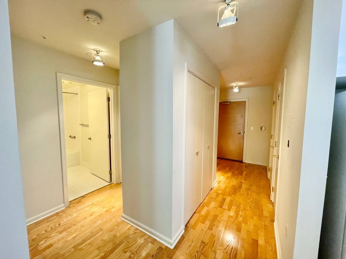 Apartment for rent at 650 Chestnut St, San Francisco, CA 94133