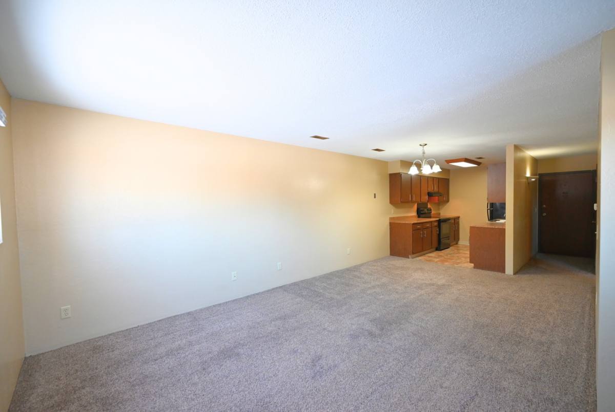 Apartment for rent at 3260 Raven Oaks Dr #5, Dubuque, IA 52001