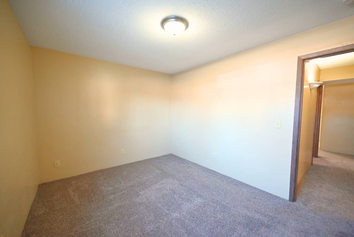 Apartment for rent at 3260 Raven Oaks Dr #5, Dubuque, IA 52001