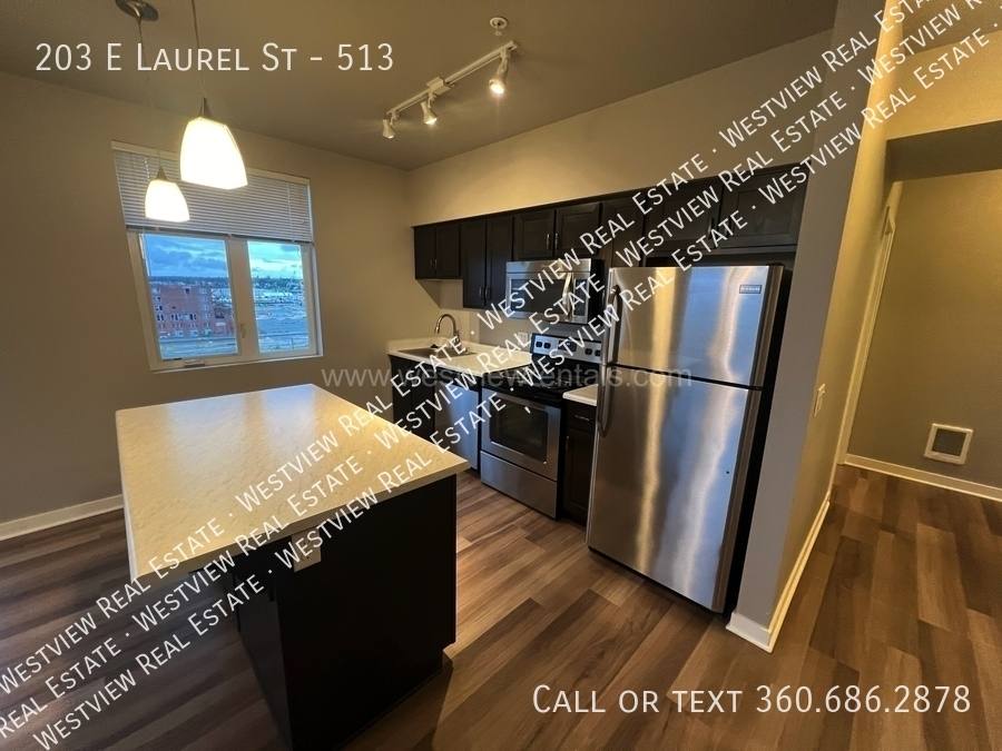 Apartment for rent at 203 E Laurel St #513, Bellingham, WA 98225