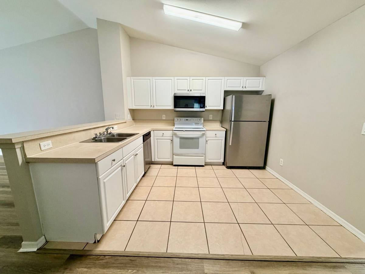 Townhouse for rent at 348 Bell Blvd S, Lehigh Acres, FL 33974