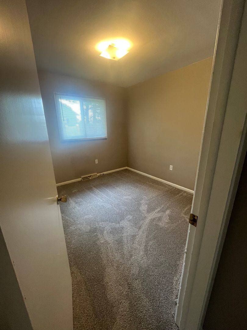 Apartment for rent at 1851-1853 W Grandview Blvd, Erie, PA 16509