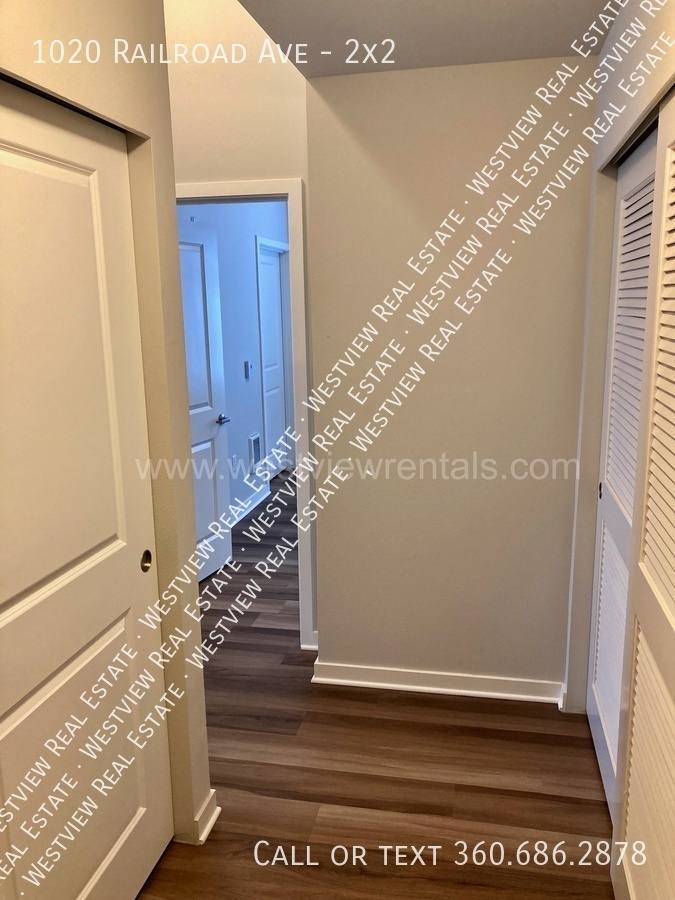 Apartment for rent at 1020 Railroad Ave #2X2, Bellingham, WA 98225