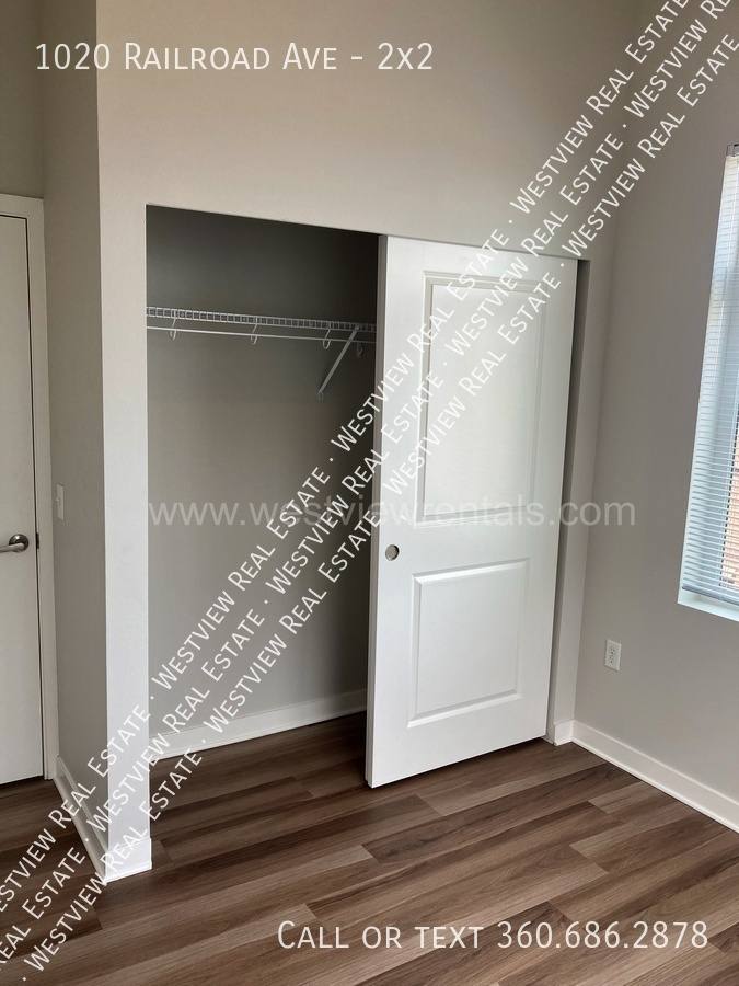 Apartment for rent at 1020 Railroad Ave #2X2, Bellingham, WA 98225