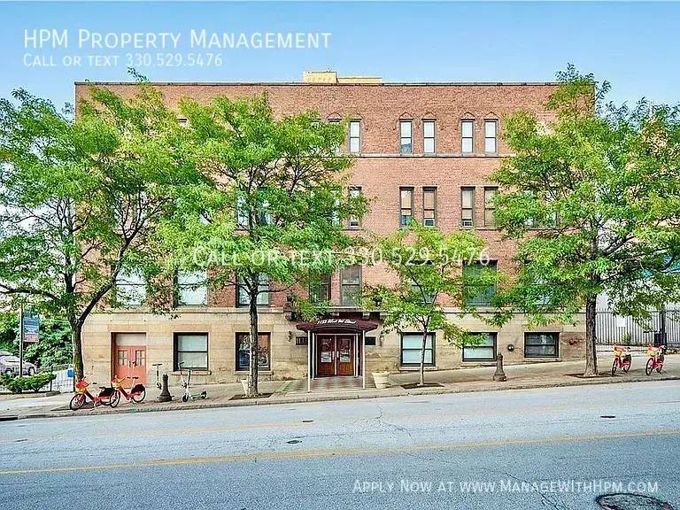 Apartment for rent at 1133 W 9th St #706, Cleveland, OH 44113