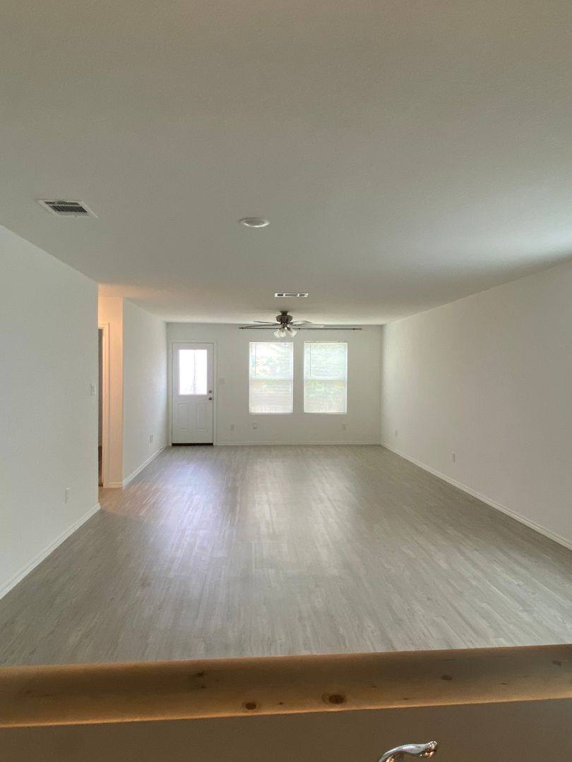 House for rent at 14527 Greenfield Mall, San Antonio, TX 78254