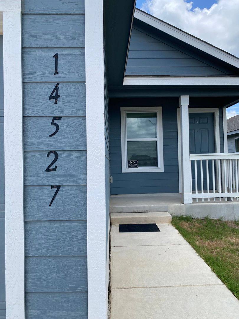 House for rent at 14527 Greenfield Mall, San Antonio, TX 78254