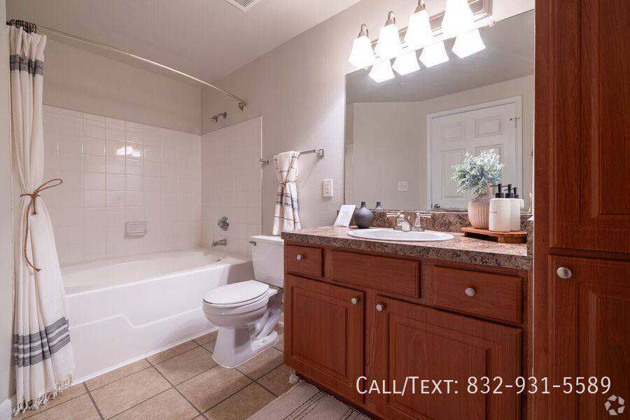 Apartment for rent at 1633 Wilson Rd #LWV2, Conroe, TX 77304