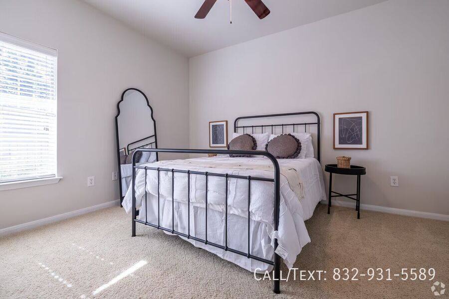 Apartment for rent at 1633 Wilson Rd #LWV2, Conroe, TX 77304