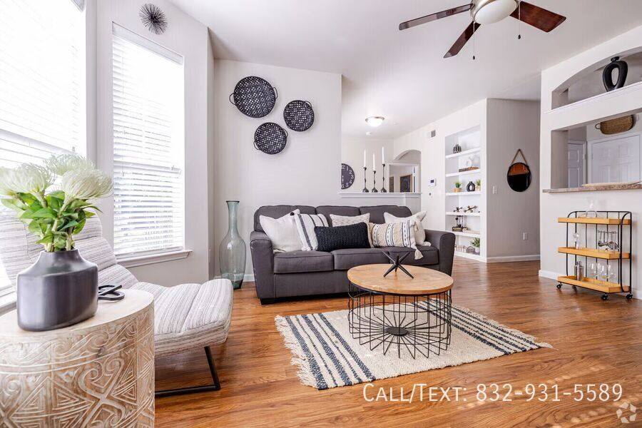 Apartment for rent at 1633 Wilson Rd #LWV2, Conroe, TX 77304