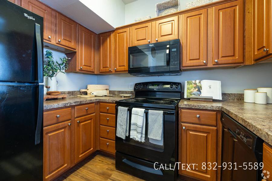 Apartment for rent at 1633 Wilson Rd #LWV2, Conroe, TX 77304