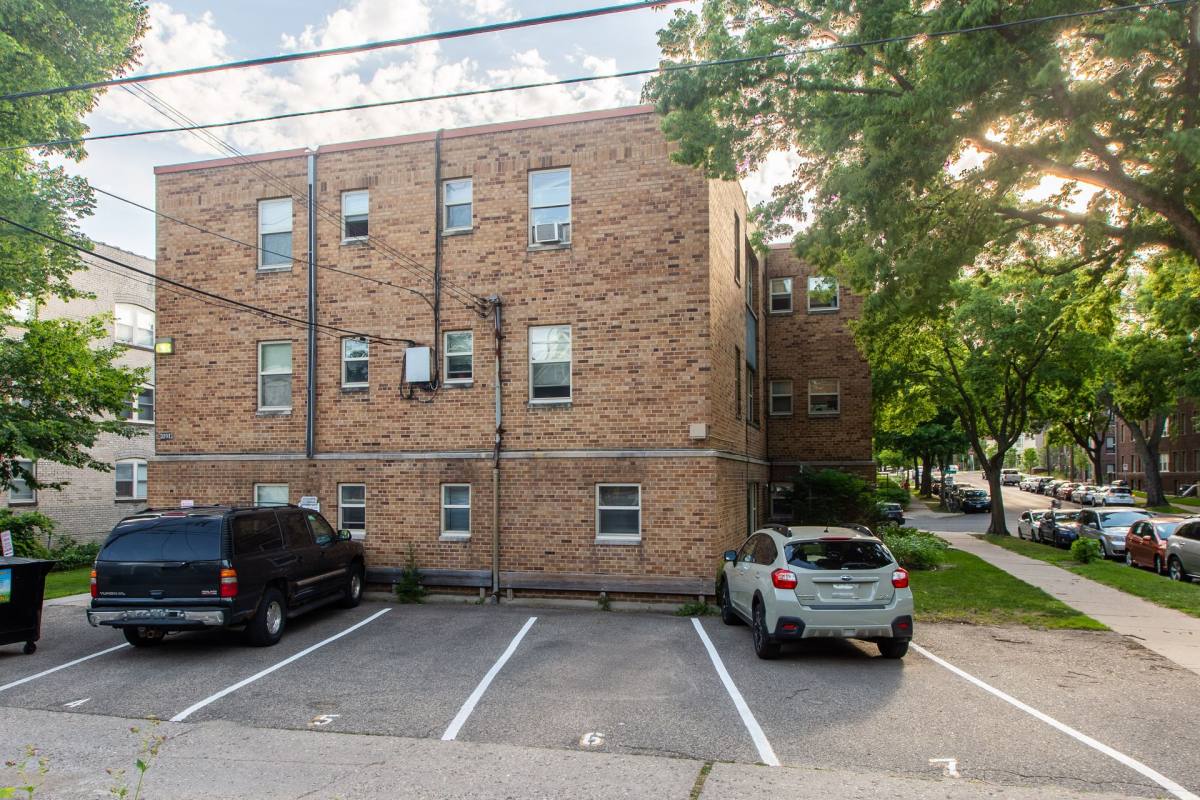 Apartment for rent at 3201 Girard Ave S, Minneapolis, MN 55408