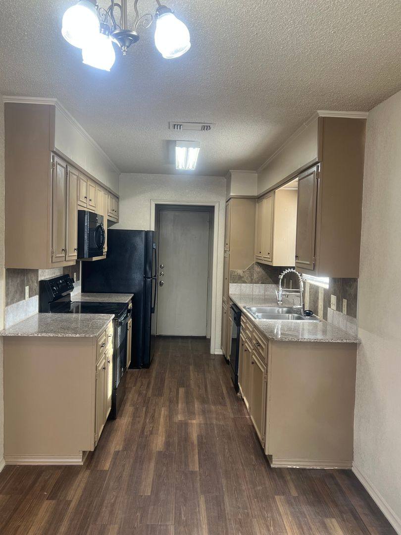 House for rent at 1406 Chapel Downs Rd, Woodway, TX 76712