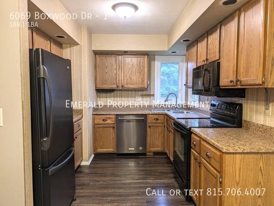 Townhouse for rent at 6069 Boxwood Dr #1, Rockford, IL 61114