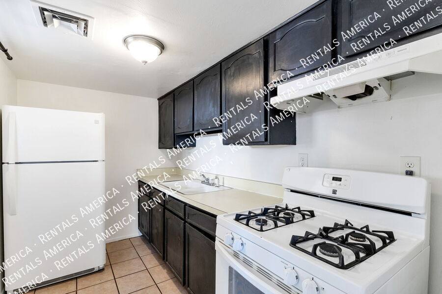 House for rent at 1830 E 8th St #2, Tucson, AZ 85719