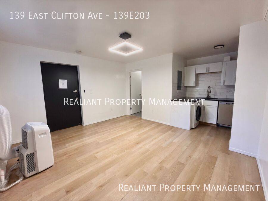 Apartment for rent at 139 E Clifton Ave #139E203, Cincinnati, OH 45202