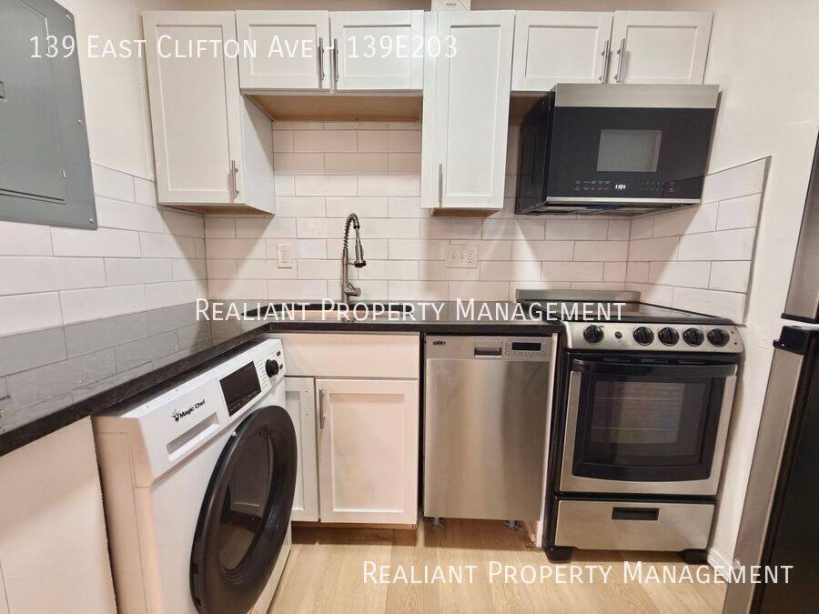 Apartment for rent at 139 E Clifton Ave #139E203, Cincinnati, OH 45202