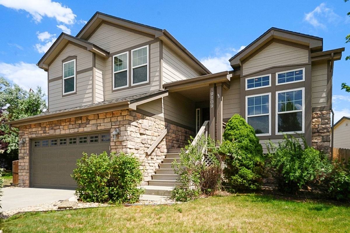 House for rent at 19209 E Dickenson Dr, Aurora, CO 80013