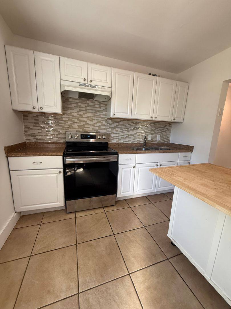 House for rent at 3030 W Napoleon Ave, Tampa, FL 33611
