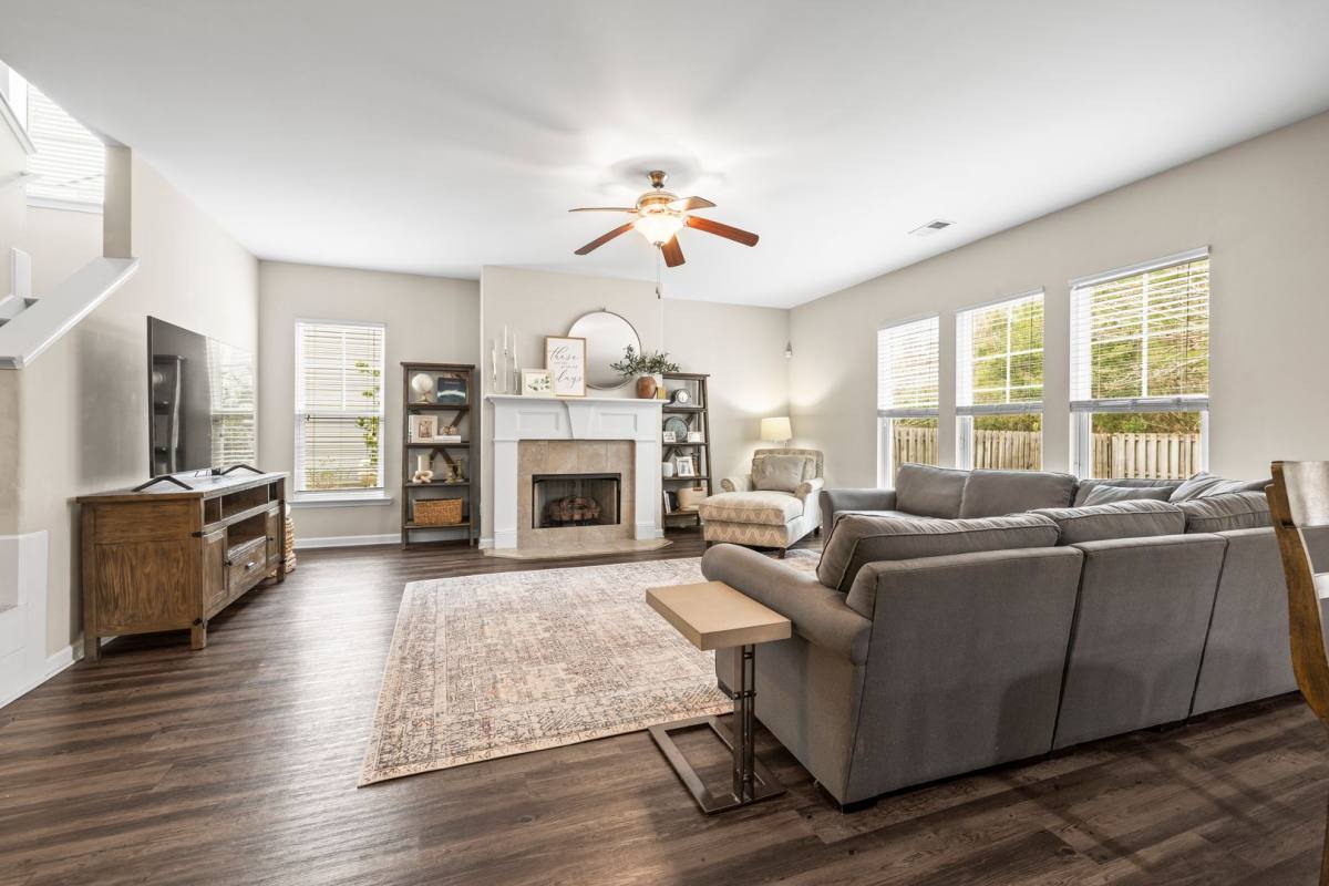 House for rent at 100 Richmond Walk Dr, Richmond Hill, GA 31324