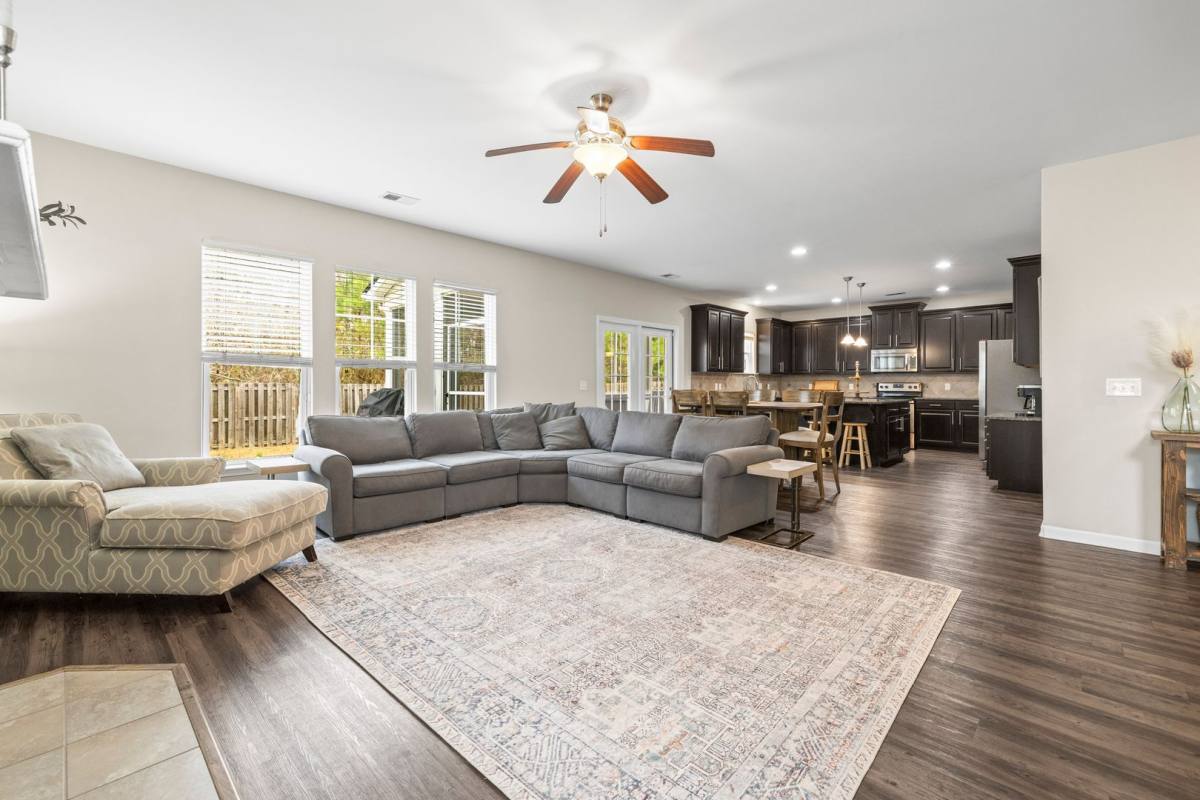House for rent at 100 Richmond Walk Dr, Richmond Hill, GA 31324