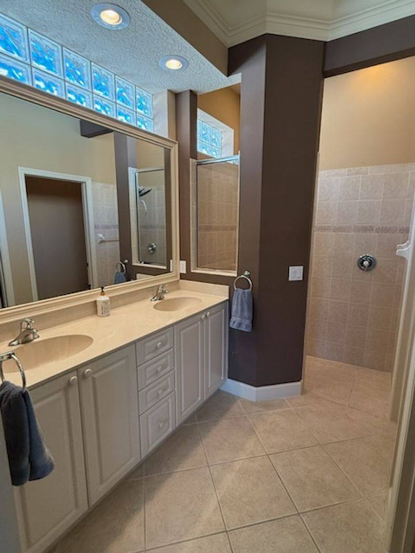 House for rent at 9735 53rd Dr E, Bradenton, FL 34211