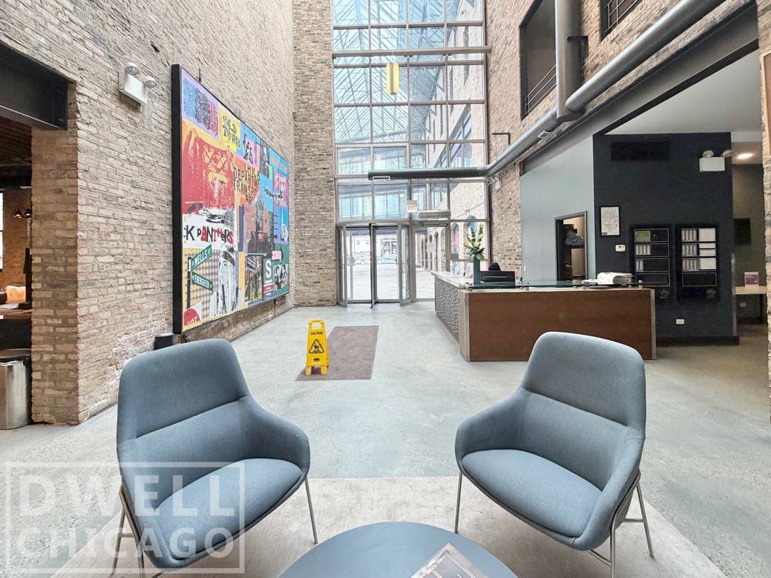 Apartment for rent at 1350 N Wells St, Chicago, IL 60610