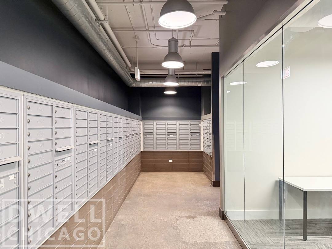 Apartment for rent at 1350 N Wells St, Chicago, IL 60610