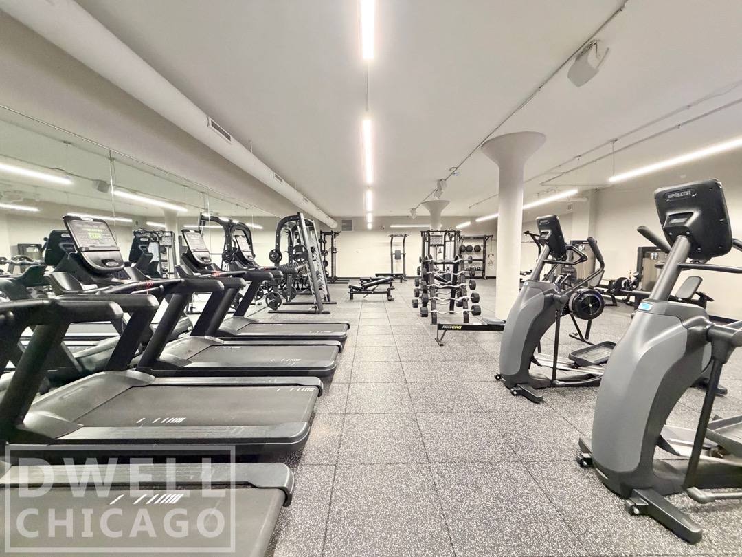 Apartment for rent at 1350 N Wells St, Chicago, IL 60610