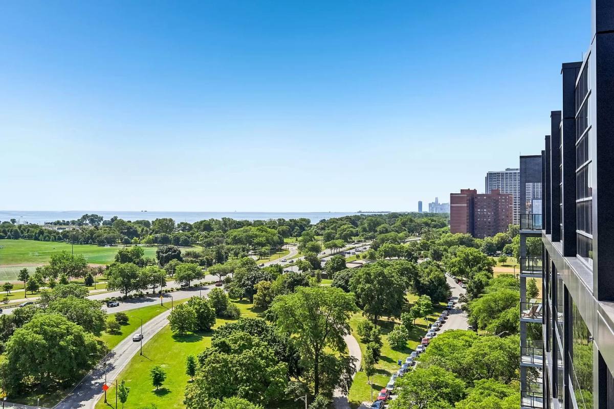 Apartment for rent at 4600 N Marine Dr, Chicago, IL 60640